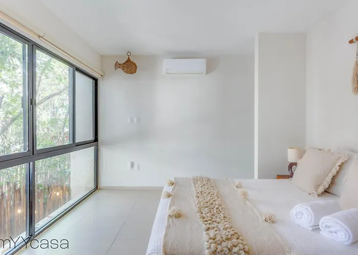 Moderna Yaxiik 19 Hotel *